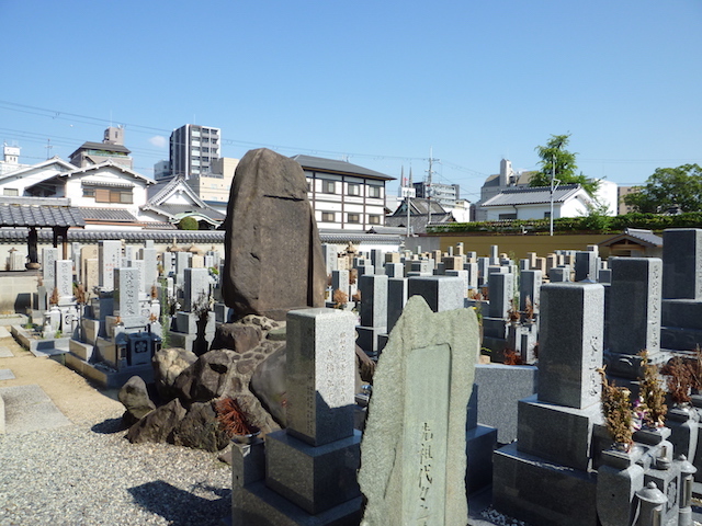 銀山寺墓地